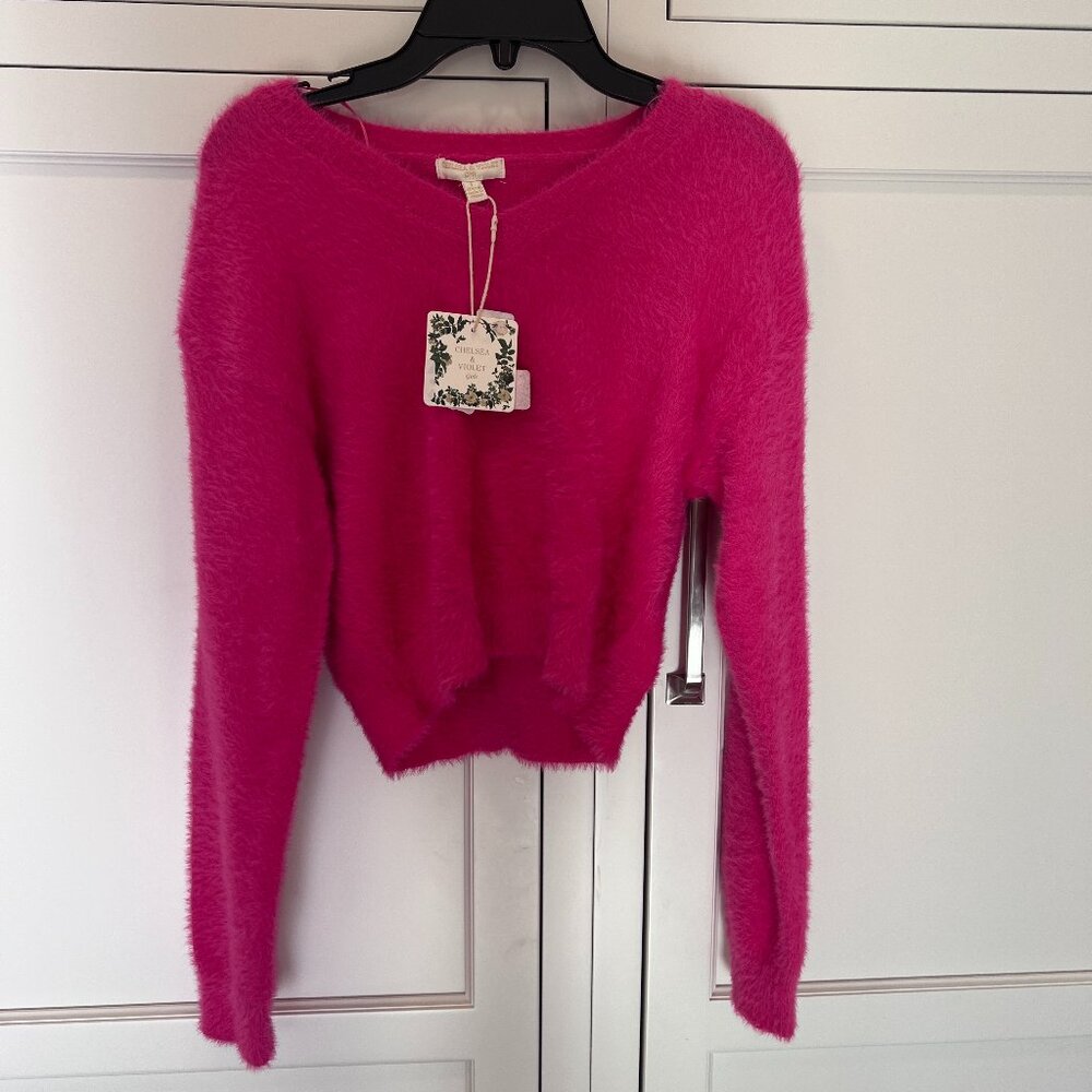 Chelsea & Violet Girls v neck fuzzy sweater, size l